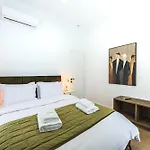 Lithos Boutique Residences Apartmán *
